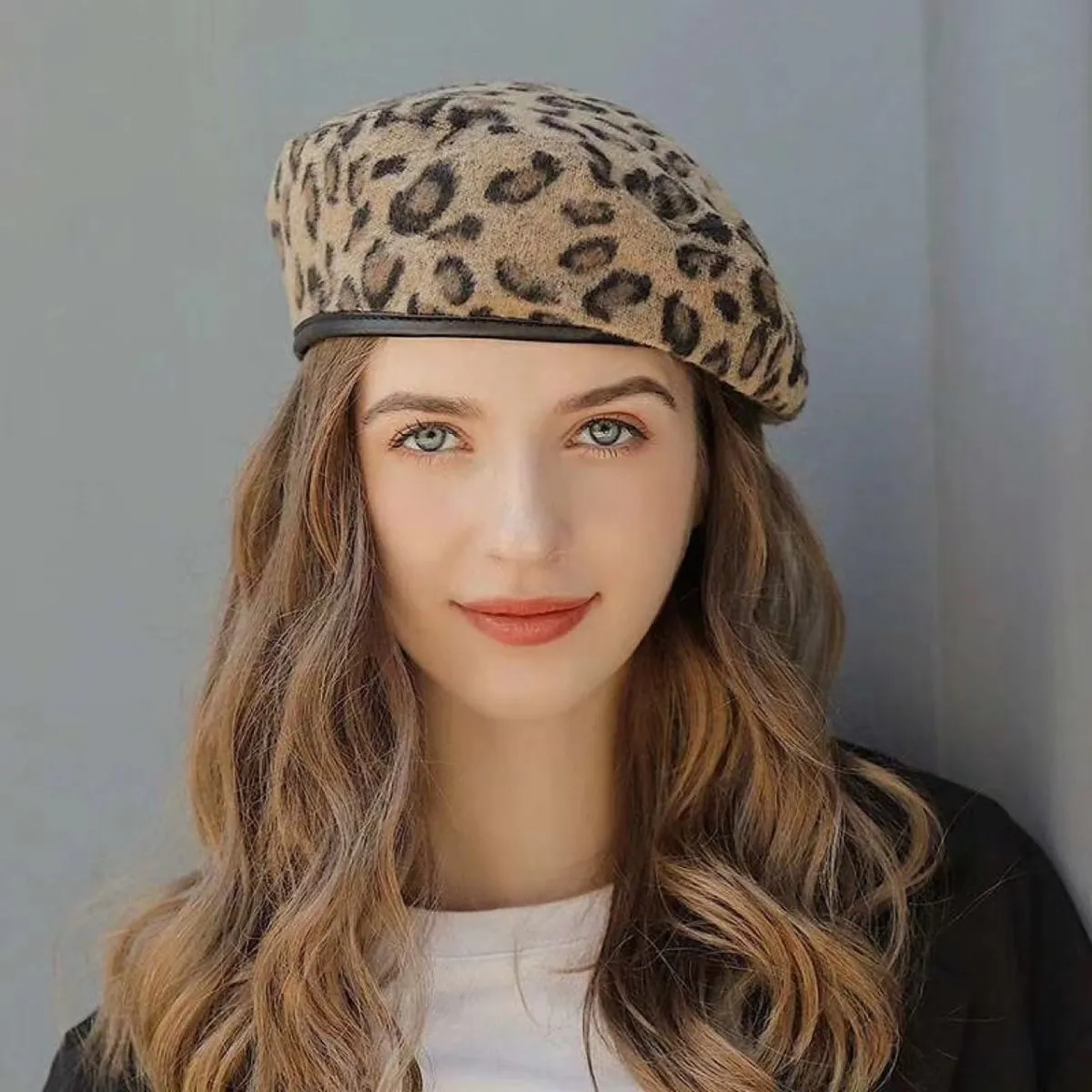 Beret Queen War (Gray)