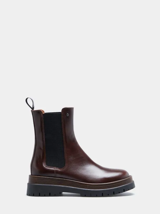 Leather Chelsea ankle boots