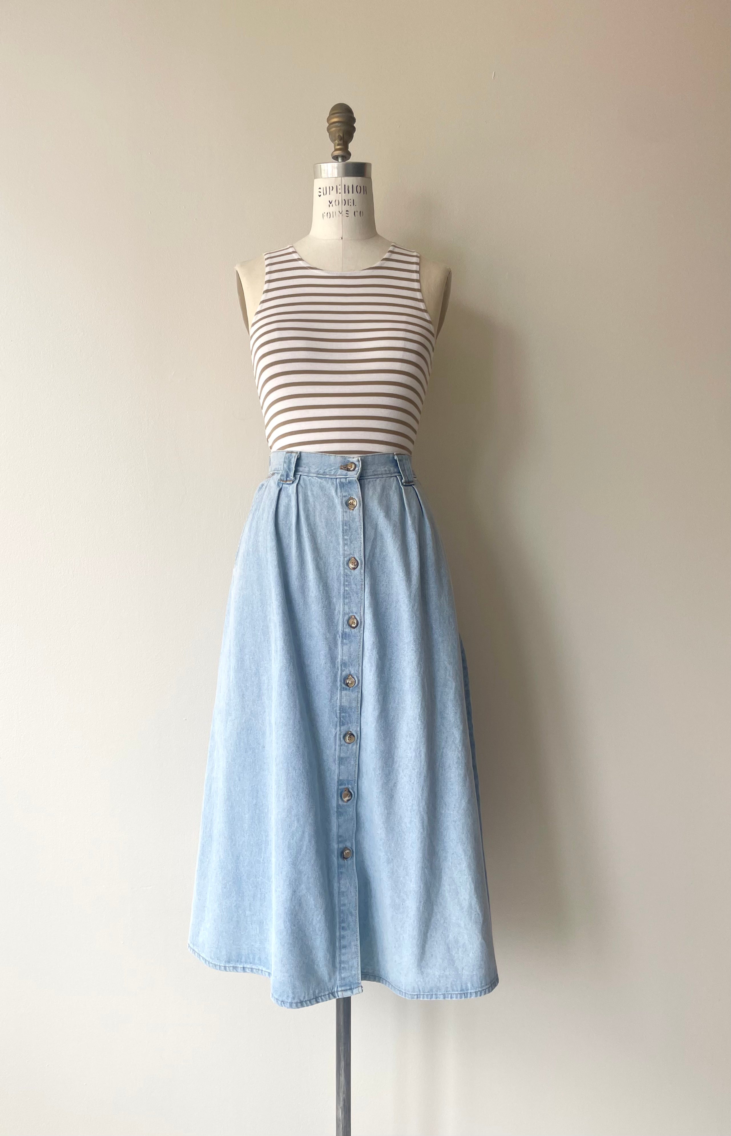 Lightwash Denim Skirt | 1980s