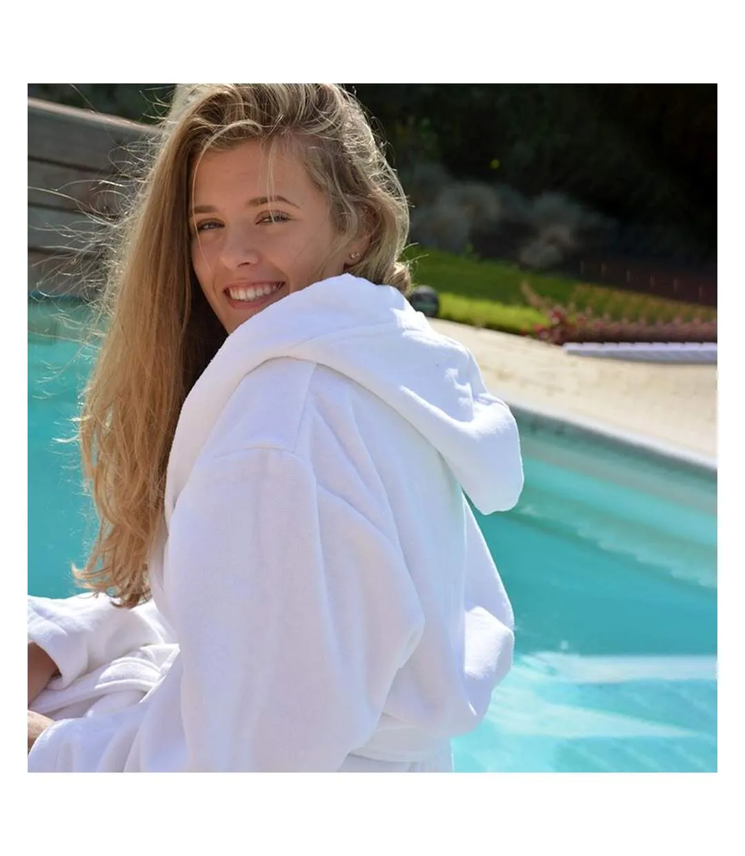 Womens/ladies deluxe velour bathrobe with hood white ARTG